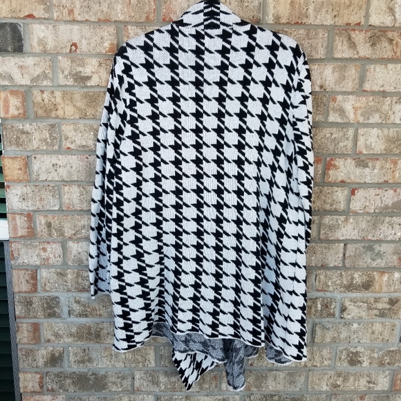 Cato Black/White Houndstooth Mid Weight Cardigan (Women 18/20) Open Waterfall - Picture 2 of 7